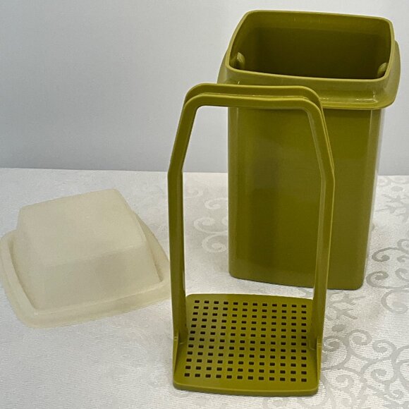 Vintage Tupperware Avocado Green Pickle Keeper - Picture 2 of 4
